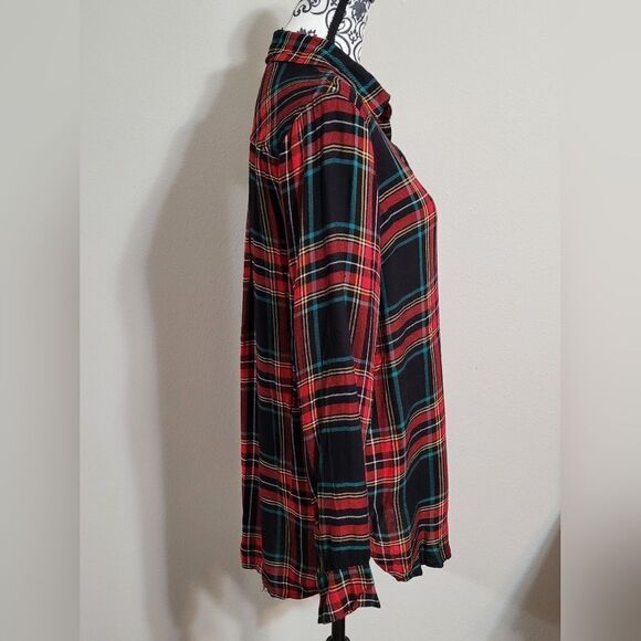 Old Navy woman's plaid button up shirt medium - Picture 2 of 4